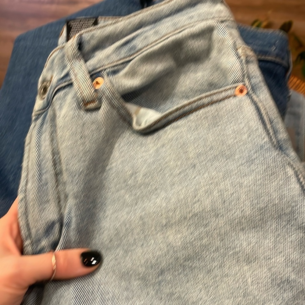 Song Jeans
